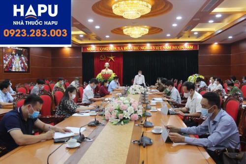 UBND tỉnh Hòa Bình họp khẩn trong ngày 7.5 về trường hợp BN3079 . Ảnh: Báo Hòa Bình